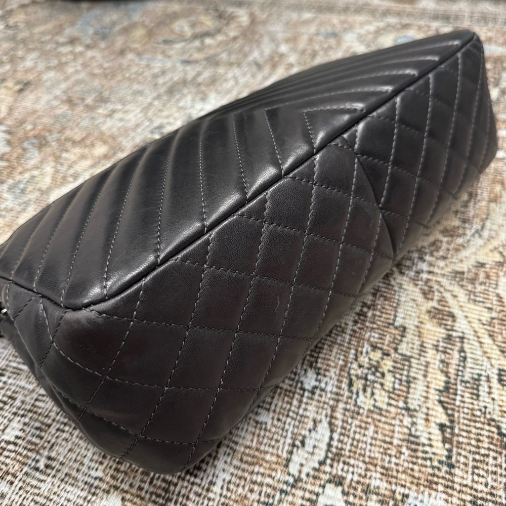 *SOLD* CHANEL Lambskin Surpique Chevron Quilted Single Flap Black - Picture 5 of 11